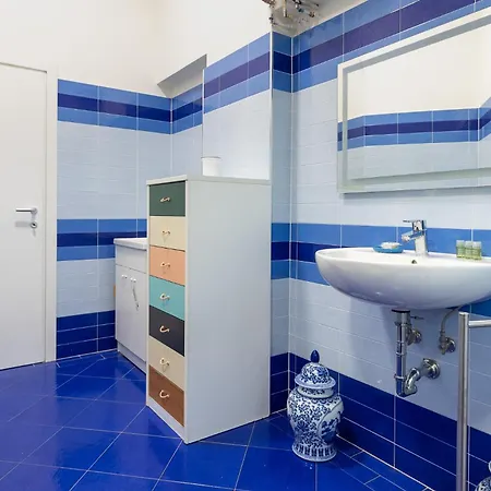 San Felice 136 By District * Болонья