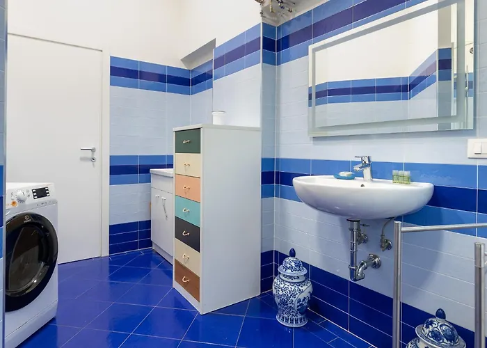 San Felice 136 By District * Болонья