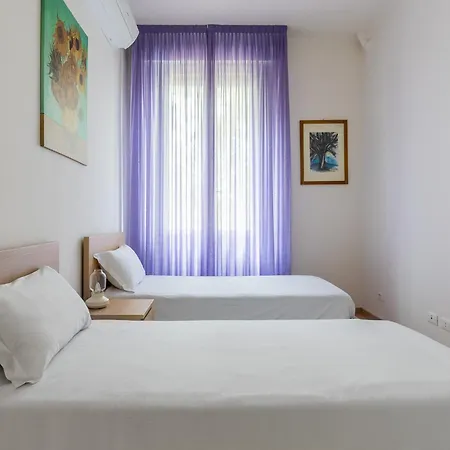 아파트 San Felice 136 By District