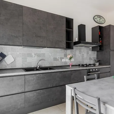 San Felice 136 By District 아파트 *